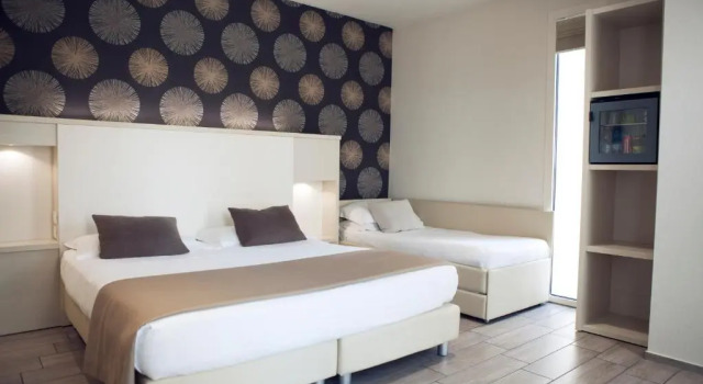 Трёхместный номер Standard LHotel