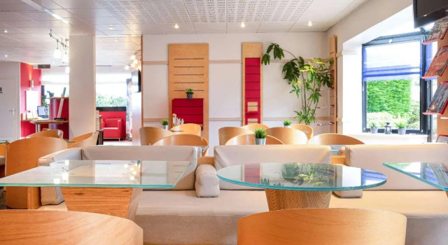 ibis Quimperle, Забронировать Отель Отели Finistère с парковкой, Парковка