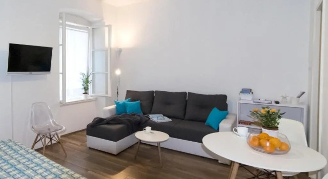 Студия Apartment D2 4U