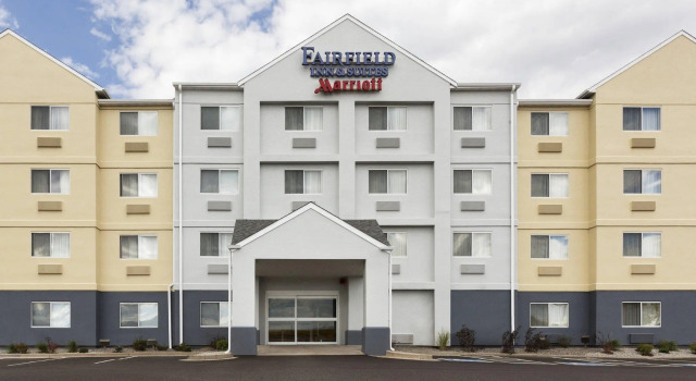 Fairfield Inn Colorado Springs Air Force Academy, Buchen Sie Hotel Hotels in Colorade Springs mit Pool, Schwimmbad
