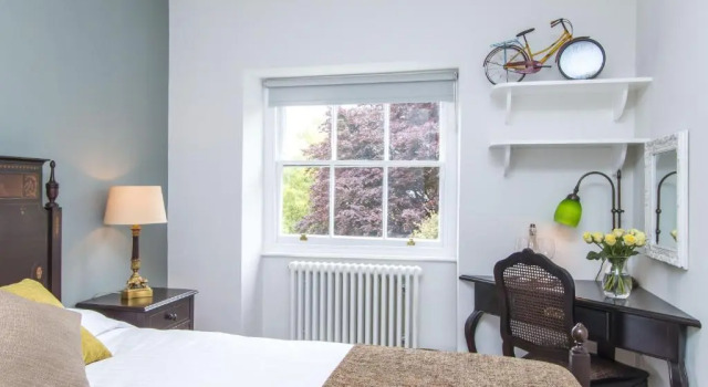 Standard Zimmer 3 Berkeley Square Guesthouse