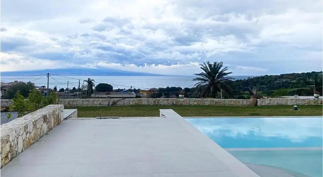 Awesome Apartment In Brucoli With Outdoor Swimming Pool, Wifi And Swimming Pool, Book Apartment Hotels in Sicily with a Pool, Swimming Pool