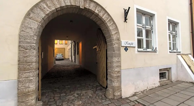 The Knight House, Забронировать Отель Отели Таллина 3 звезды, рядом с Музей оккупаций, 3*