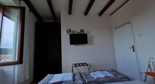 Cunka House, Prenota Hotel Vis 