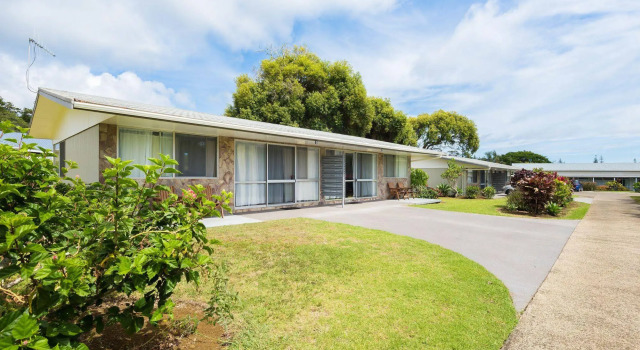 Hibiscus Crown Apartments