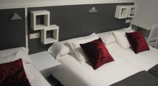 Трёхместный номер Standard Hostal Meson do Loyo