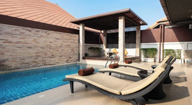 Luxury Pool villa C16 - 4BR 8-10 Persons, Забронировать Вилла Джомтьен-Бич Паттайя