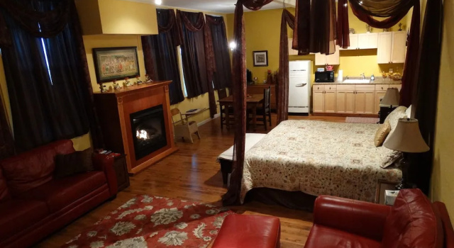 Люкс с красивым видом из окна Davie School Inn