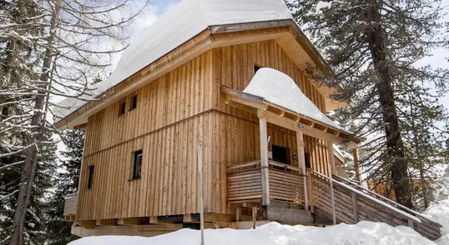 Шале Lavish Chalet With Finnish Sauna