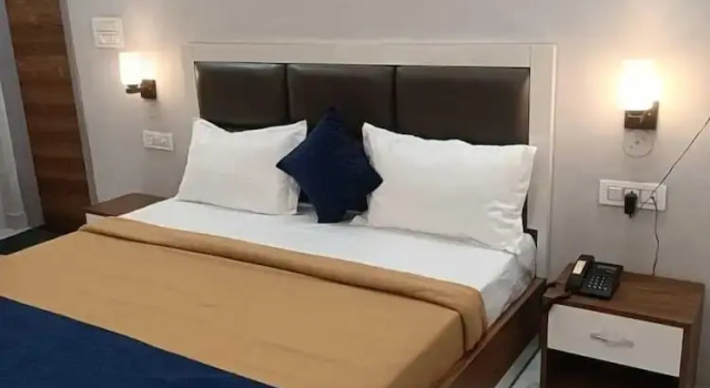 Номер Deluxe Collection O Kharar Bus Terminal Formerly Hotel Kamboj