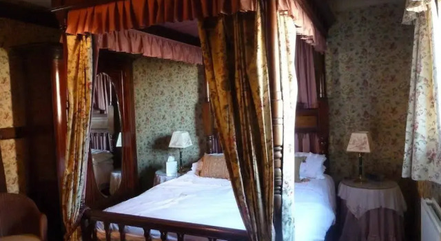 Domvilles Farm self catering Courtyard Stable, Забронировать Фермерский дом Алсагер Чешир