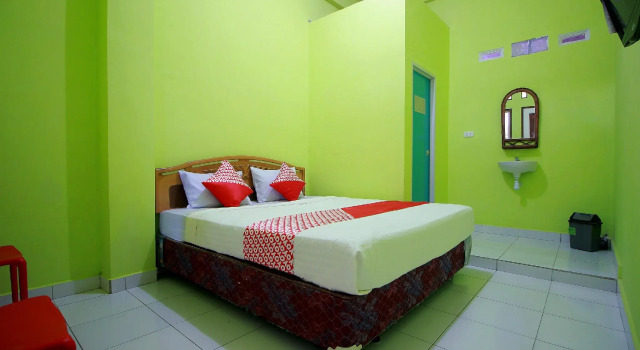Hotel O Sherren Guest House, Rezerwuj Pensjonat Lubuklinggau Sumatra