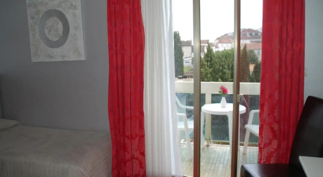 Трёхместный номер Standard Hôtel de LAvenue
