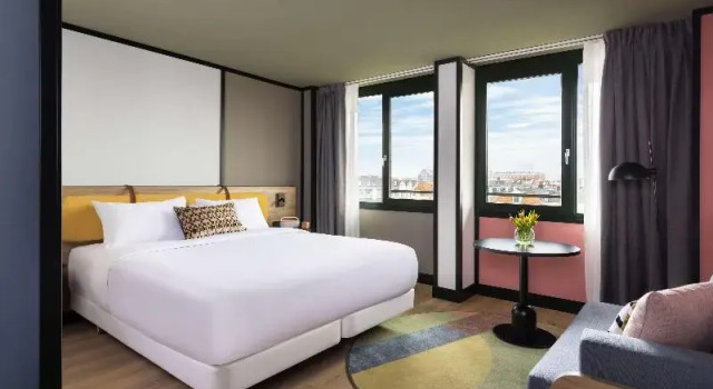 Двухместный номер Deluxe с видом на канал Avani Museum Quarter Amsterdam Hotel