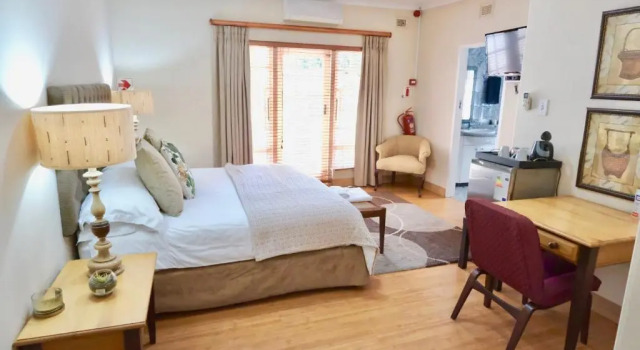 Люкс Deluxe The Whitehouse Bed and Breakfast