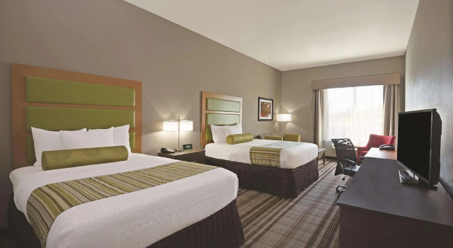Четырёхместный номер Standard La Quinta by Wyndham Paducah