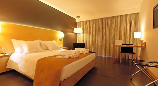 Номер Superior с балконом Hotel Mercure Braga Centro
