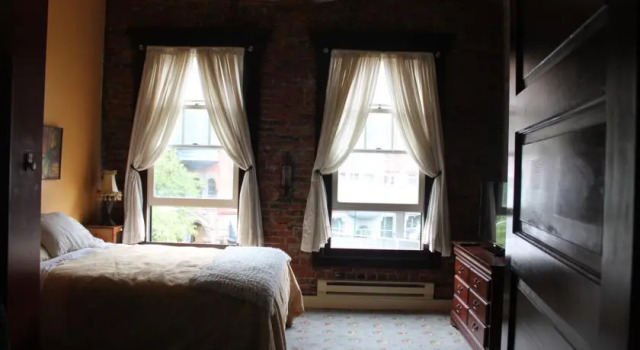 Historic Apartments at Merchants Cafe & Saloon, Забронировать Апартаменты/квартира Апартаменты Сиэтла, рядом с Небоскреб "Смит Тауэр", Апартаменты/квартира