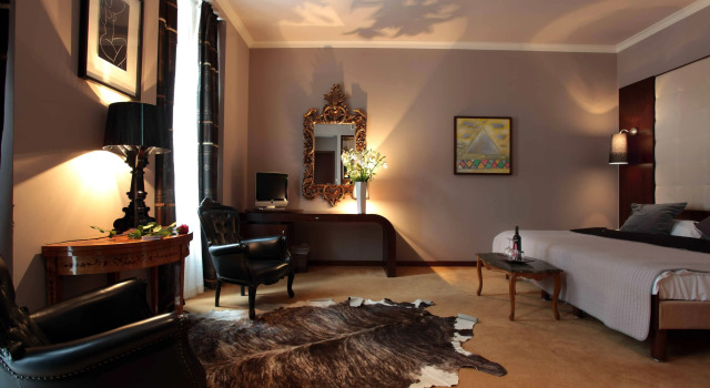 Friday Hotel, Rezervovat Hotel Hotely v Praha s parkováním, poblíž Duplex Club and Restaurant, Parkování