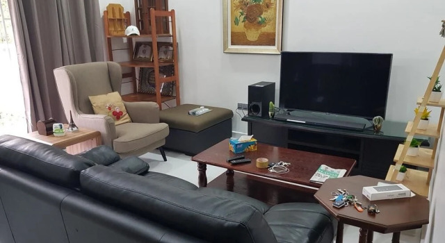 Corner House Near KLIA and Sepang Circuit, Rezerwuj Hotel Labu Negeri Sembilan