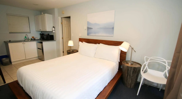 Duffin Cove Oceanfront Lodging