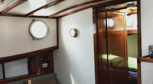 Privé B&B Motorsailer Rataplan, Book Bed and Breakfast Kamperland 