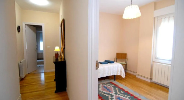 Confortable y amplio piso en Mundaka, Rezerwuj Hotel Hotele w Baskonia z parkingiem, Parking