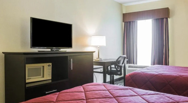 Двухместный люкс Quality Inn & Suites North Montgomery