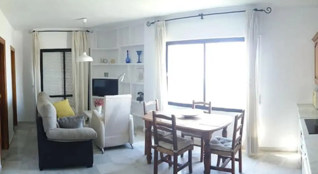 Apartment With 2 Bedrooms in Maro, With Wonderful sea View, Furnished Balcony and Wifi, Book Lejlighed Hoteller i Maro med parkering, Parkering