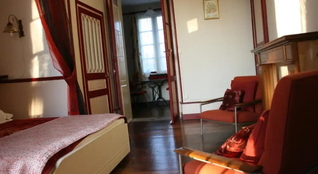 Château La Barge - Gîte La Barge, Забронировать Отель Отели White Perigord с парковкой, Парковка