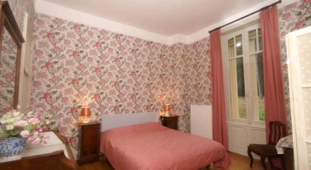 Mansion in Vecoux with Pool and Garden, Забронировать Отель Отели Вогезы с парковкой, Парковка