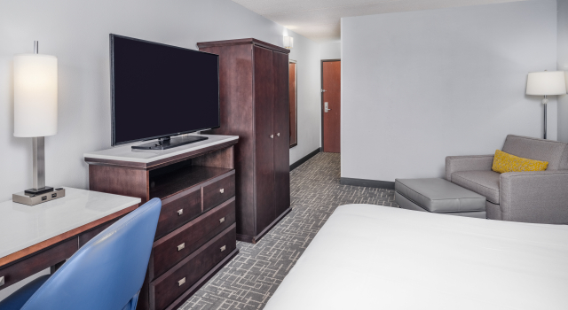 Crowne Plaza Hotel Milwaukee Airport, Varaa Hotelli Milwaukee Wisconsin