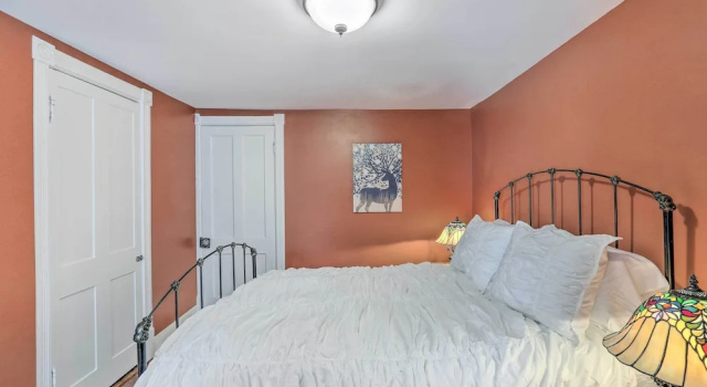 Апартаменты Charming Lambertville Retreat - 1 Mi to River!