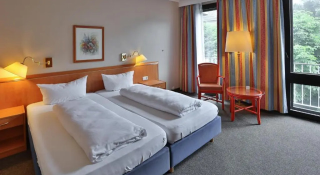 Двухместный номер Standard с балконом Hotel Quellenhof