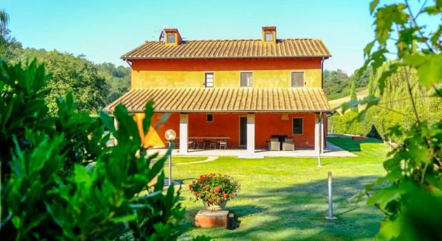 Villa Casa Rossa - In the Middle of Tuscany