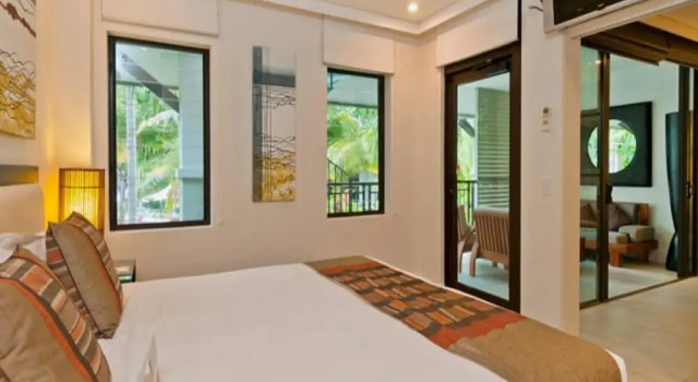 Номер Deluxe Пентхаус с 2 комнатами с балконом и с красивым видом из окна Luxury Apartments at Temple Resort and Spa Port Douglas