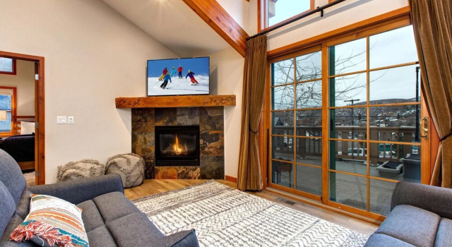 Main Street Lookout 3 Bedroom Townhouse by RedAwning, Забронировать Апартаменты/квартира Отели Парк-Сити с парковкой, рядом с Main Street Bridge, Парковка