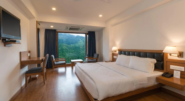 Country Inn Premier Pacific Mall Road Mussoorie, Забронировать Отель Бизнес-отели Массури, 4* 5*