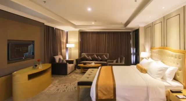 Двухместный люкс Deluxe Golden Phoenix International Hotel