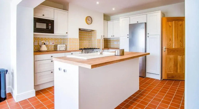 Woodville Road - 2 Bedroom House - Mumbles