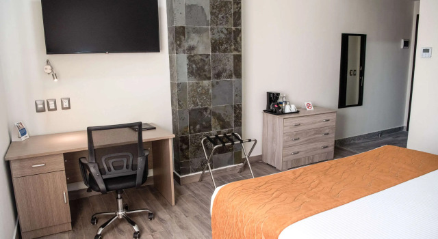 Comfort Inn Irapuato, Rezervați Hotel Hoteluri în El Bajio cu mic dejun, Mic dejun