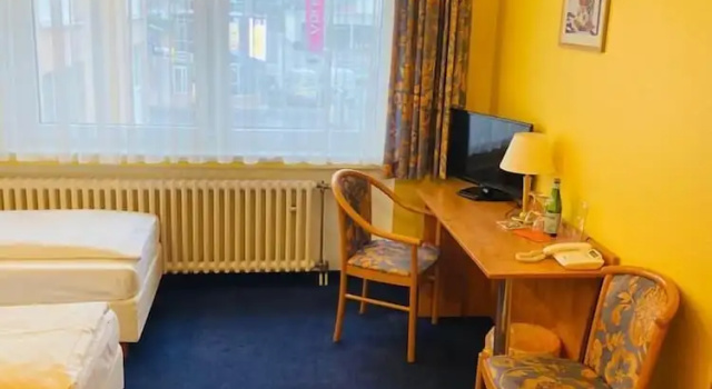 Четырёхместный номер Standard Friends Hotel Kerpen