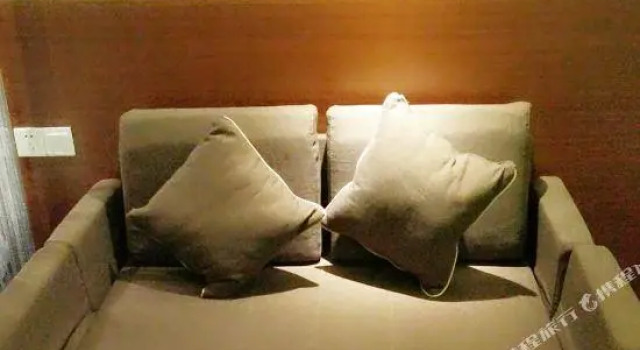 Yiwan Hotel, Varaa Hotelli Shanghai Shanghai