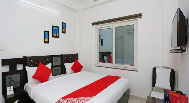 SS Hotel By OYO Rooms