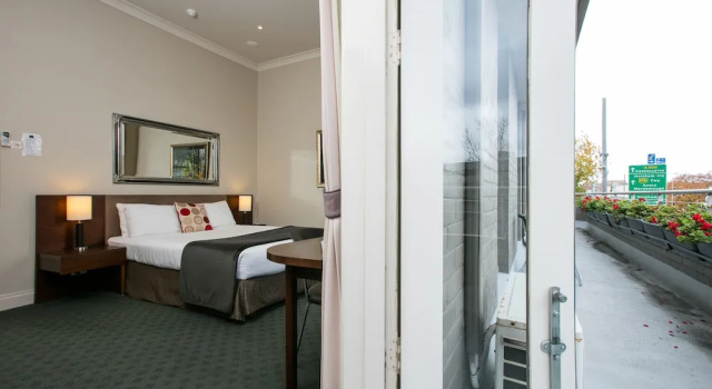 Executive Suite Oscars Hotel and Cafe Bar