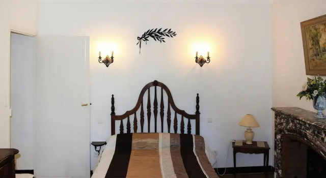 Salon-de-provence Villa Stay, Забронировать Вилла Коттеджи Салон-де-Прованса, рядом с Туристическое справочное бюро Салон-де-Прованс, Коттедж