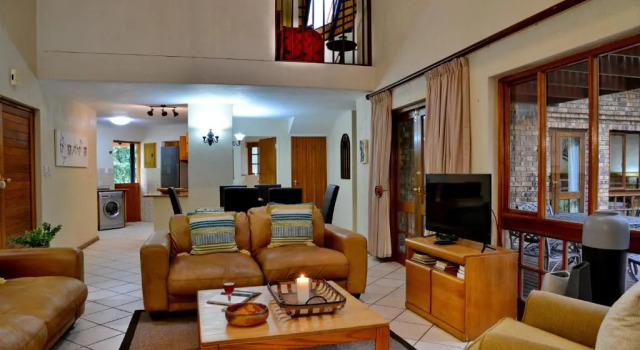 Kruger Park Retreat, Забронировать Отель Отели Хейзивью 3 звезды, рядом с Kruger Park Lodge Golf Club, 3*
