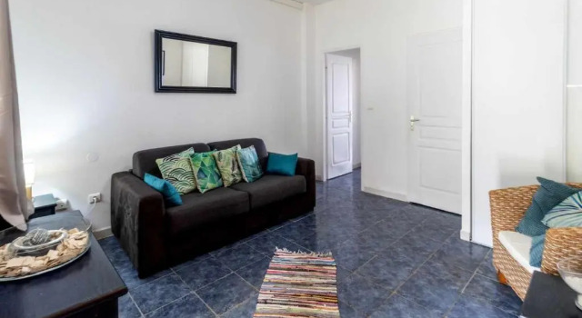 FENER DE BAIX 781 bonito apartamento en primera línea de mar, Забронировать Апартаменты/квартира Льянсса Cap de Creus Nature Reserve