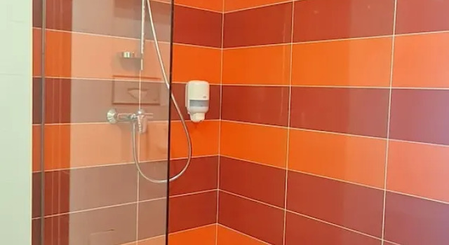 Четырёхместный номер Comfort Colors Holiday Hotel