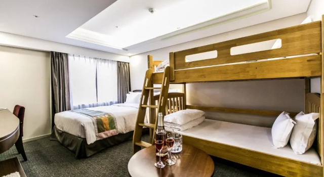 Четырёхместный номер Standard Seoul Garden Hotel